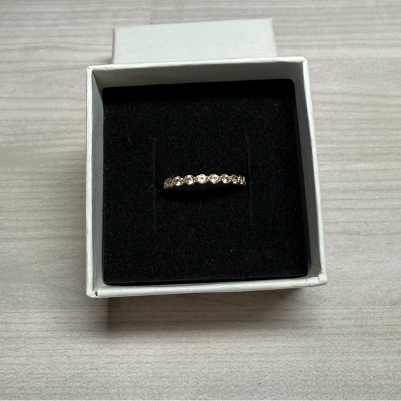 10k Solid Yellow Gold and Cz Minimalist Ring - Picture 6 of 6